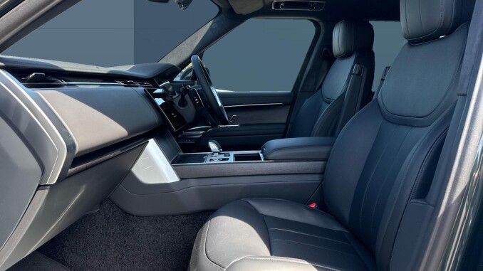 Land Rover Range Rover 3.0 D300 Westminster Edition 4dr Auto Diesel Estate - Image 3